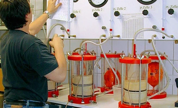 Laboratory CBR Testing in Southampton: BS 5930 & Eurocode 7 Compliance